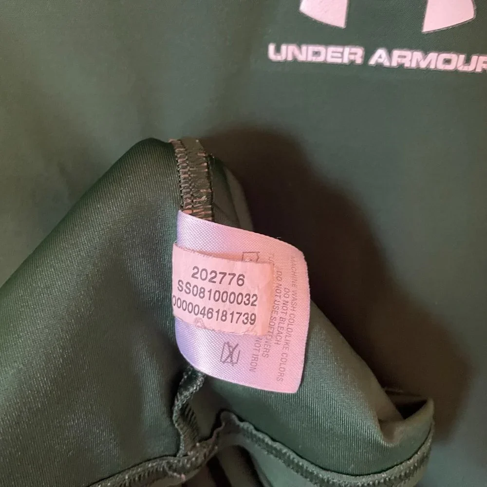 S/XS Deep Forest Green Under Armour Athletic Top - Picture 6 of 6